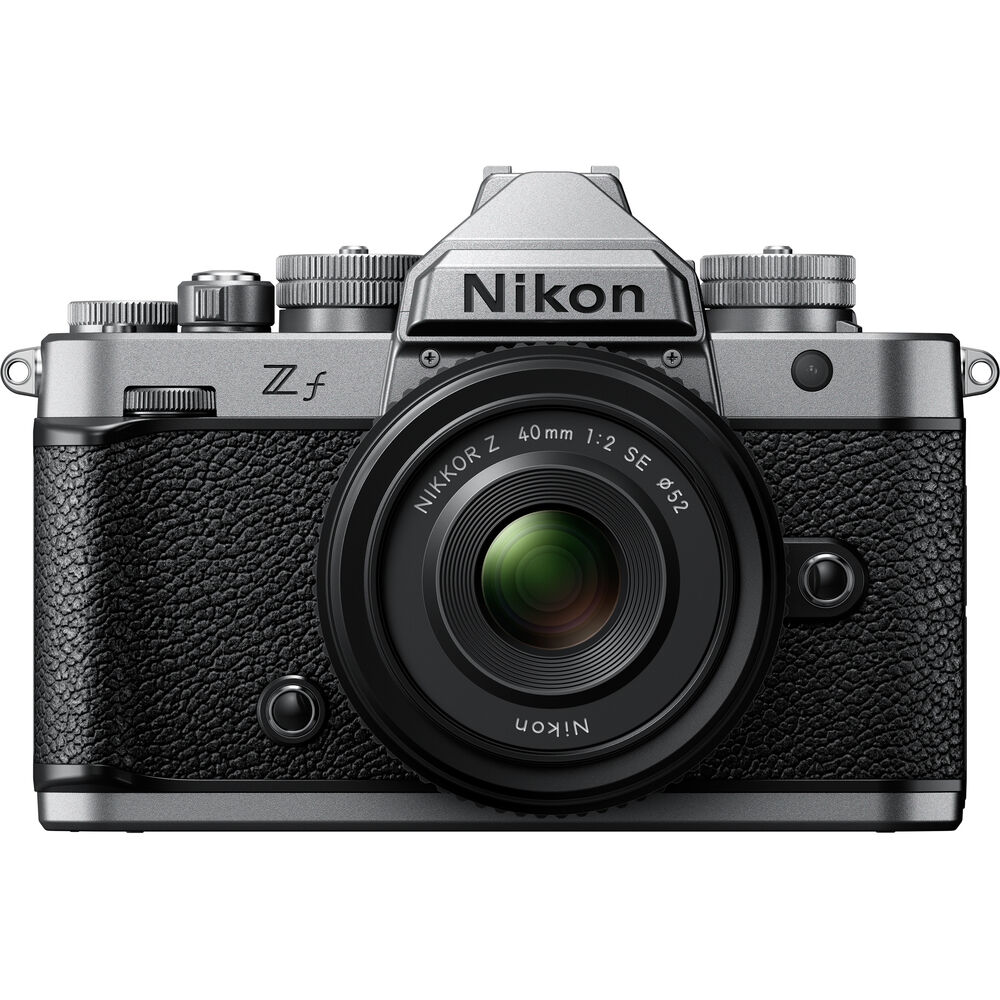 Nikon Z f argento + NIKKOR Z 40mm f/2.0 special edition